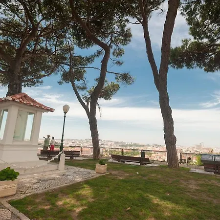 Shortstayflat Lisbon Terrace - Graca Apartament *